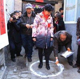 看一眼就覺得恐怖的蟲子，卻是這些人的盤中美食